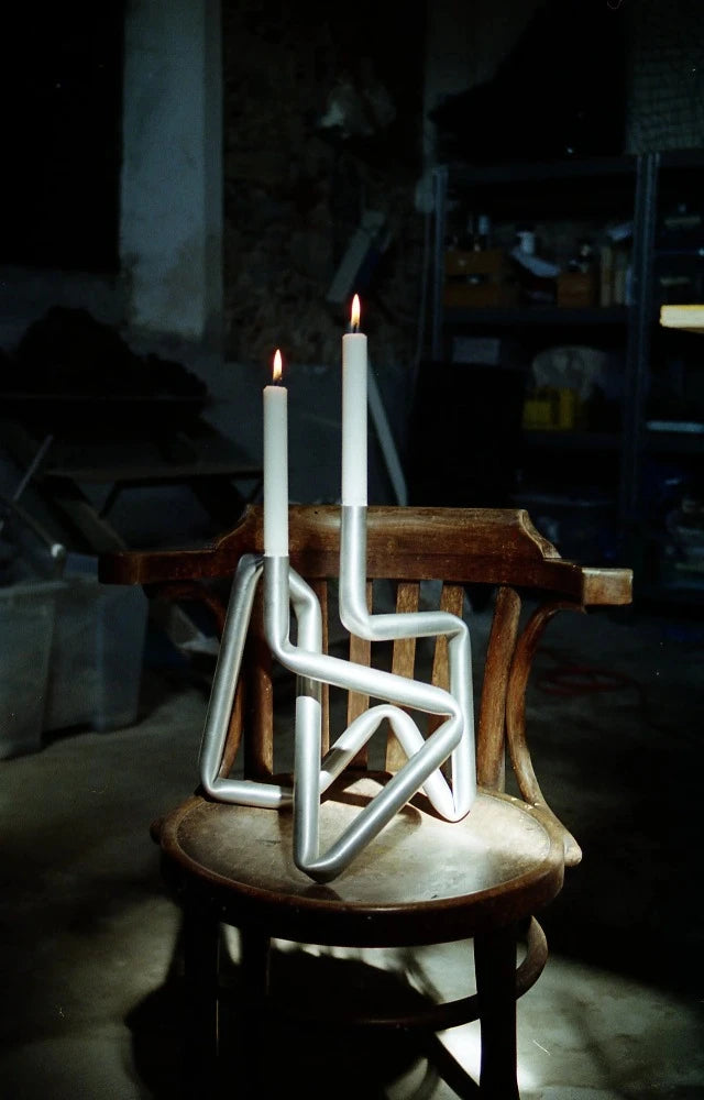 Chandelier Bucati, studio aot - Bougeoir en aluminium brossé pour 2 bougies