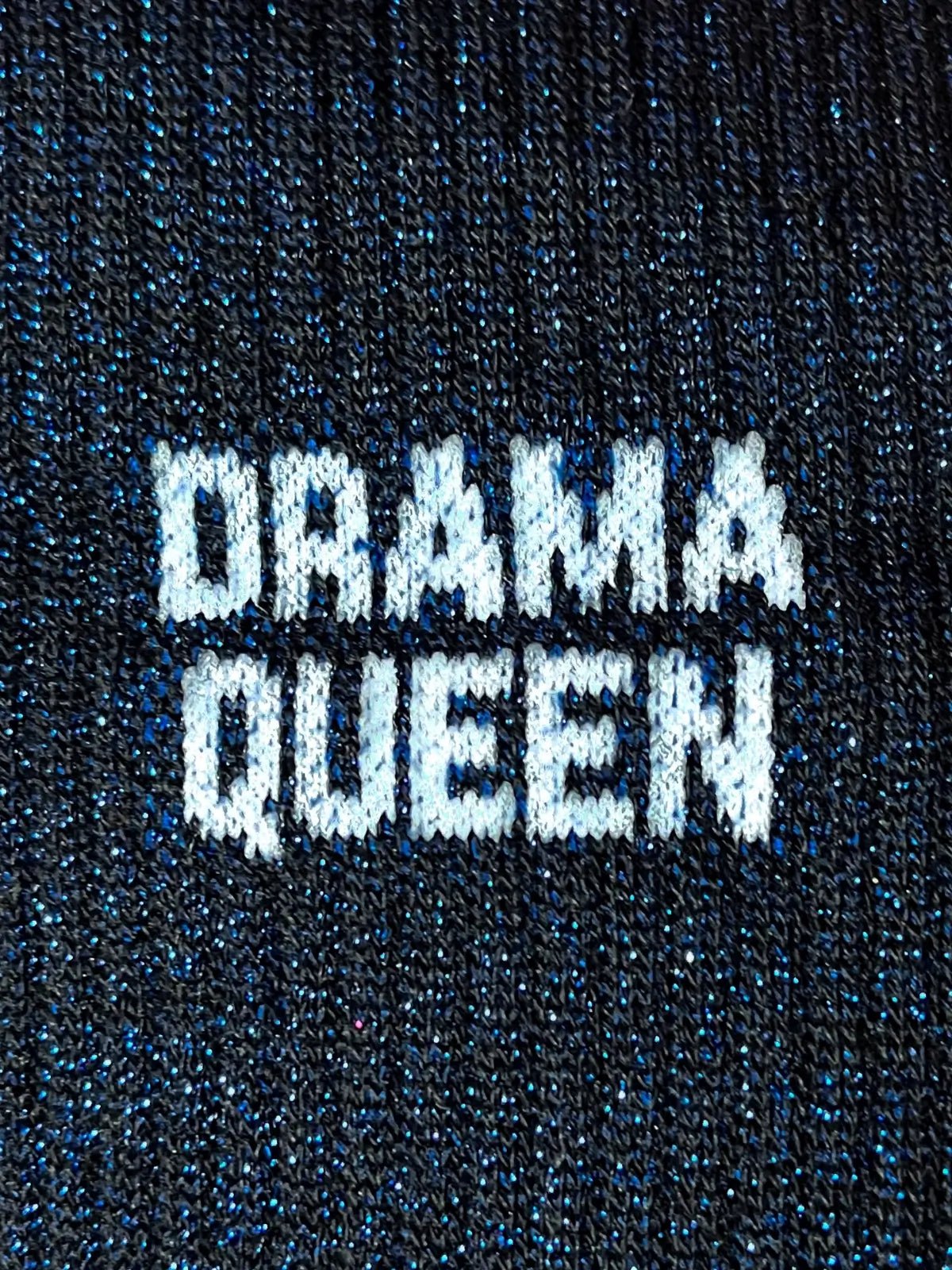 Focus sur le message de la chaussette à paillettes Drama Queen - pointure 40-45