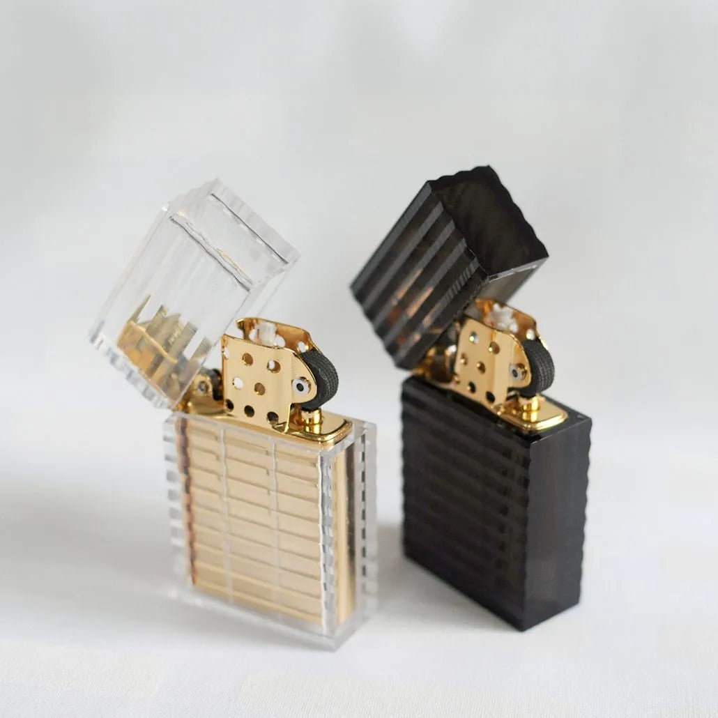Briquets japonais Tsubota Pearl Latitude Transparent et Noir ouverts