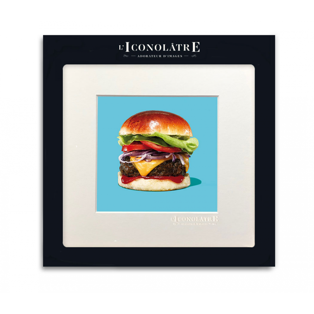 Photographie 22x22 d'un hamburger sur fond bleu par Image Républic