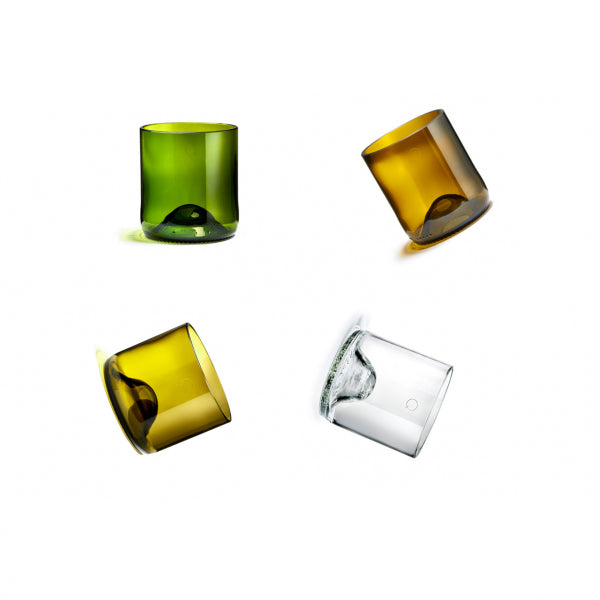 4 Verres, couleurs panachées, façonnés à partir debouteilles de vin par Q de Bouteilles
