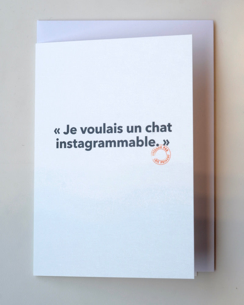 Carte postale blanche avec citation de Loïc Prigent en noir