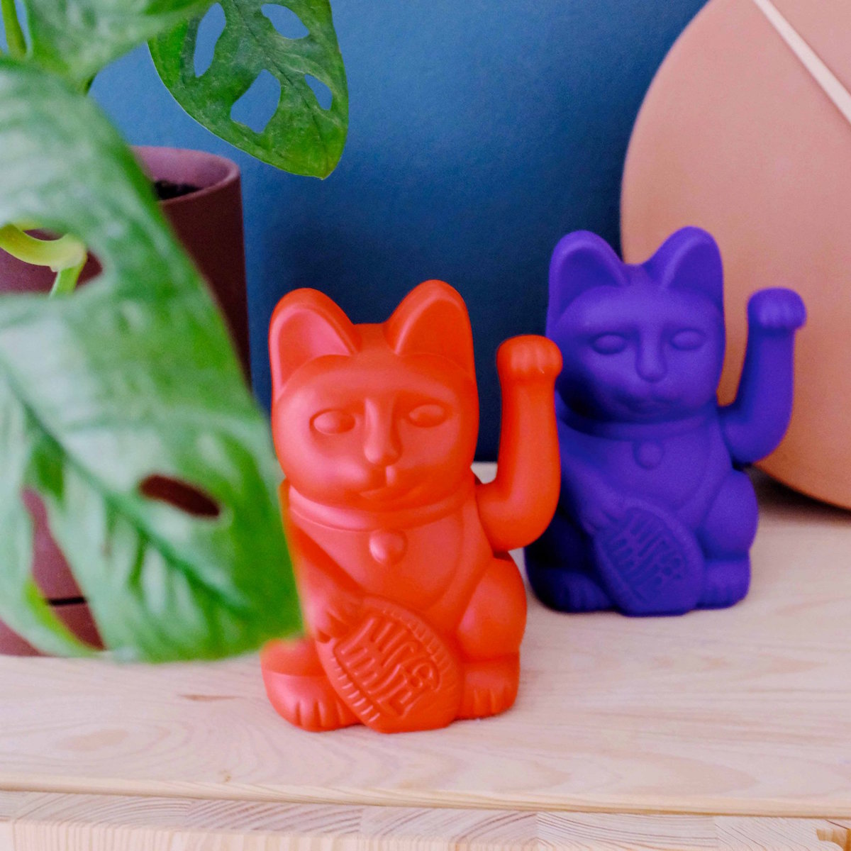 Manekineko, chat porte-bonheur Rouge - Donkey Products