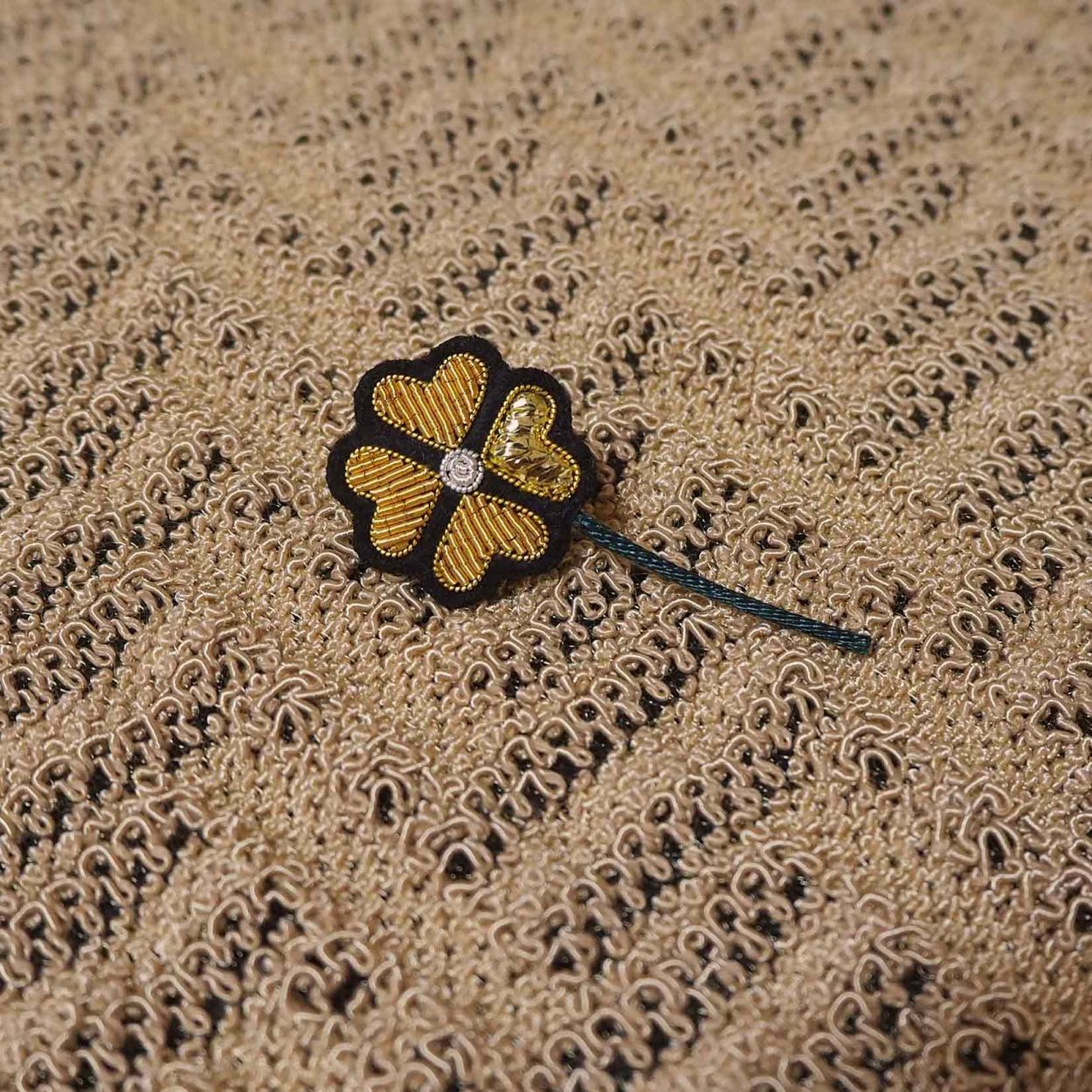 4 Chances - Broche Brodés Main - Macon&Lesquoy