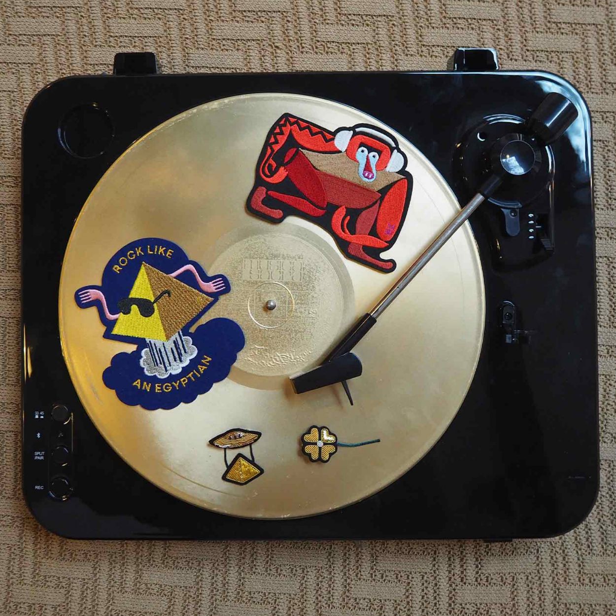 4 Chances - Broche Brodés Main - Macon&Lesquoy