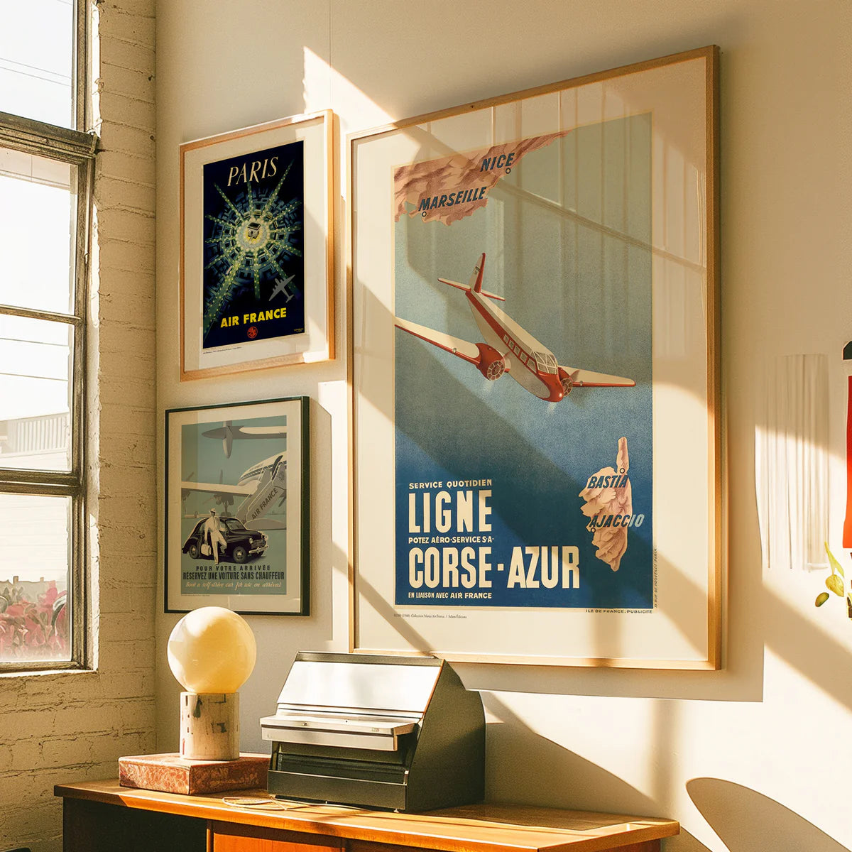 Affiche Air france Paris Arc de Triomphe A080- mise en scène sur un mur - Salam Editions