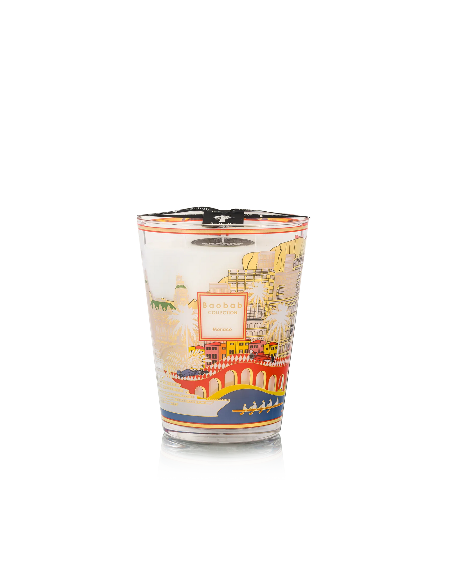 Bougie Monaco Max 24 de Baobab Collection avec décor coloré de bâtiments, palmiers et arcades