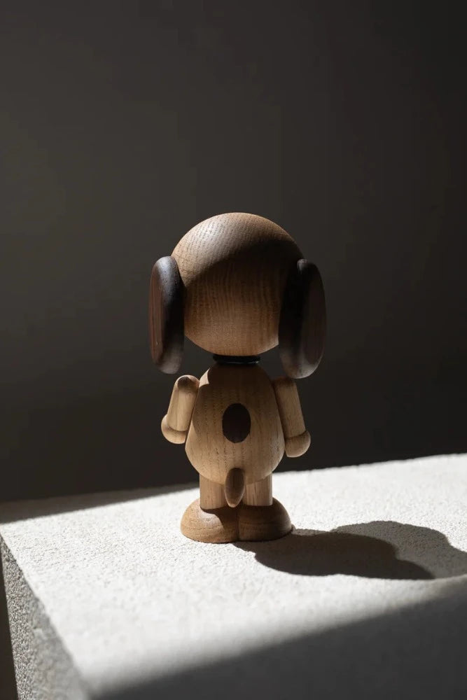 Figurine Snoopy en chêne massif clair par Boyhood- h14cm