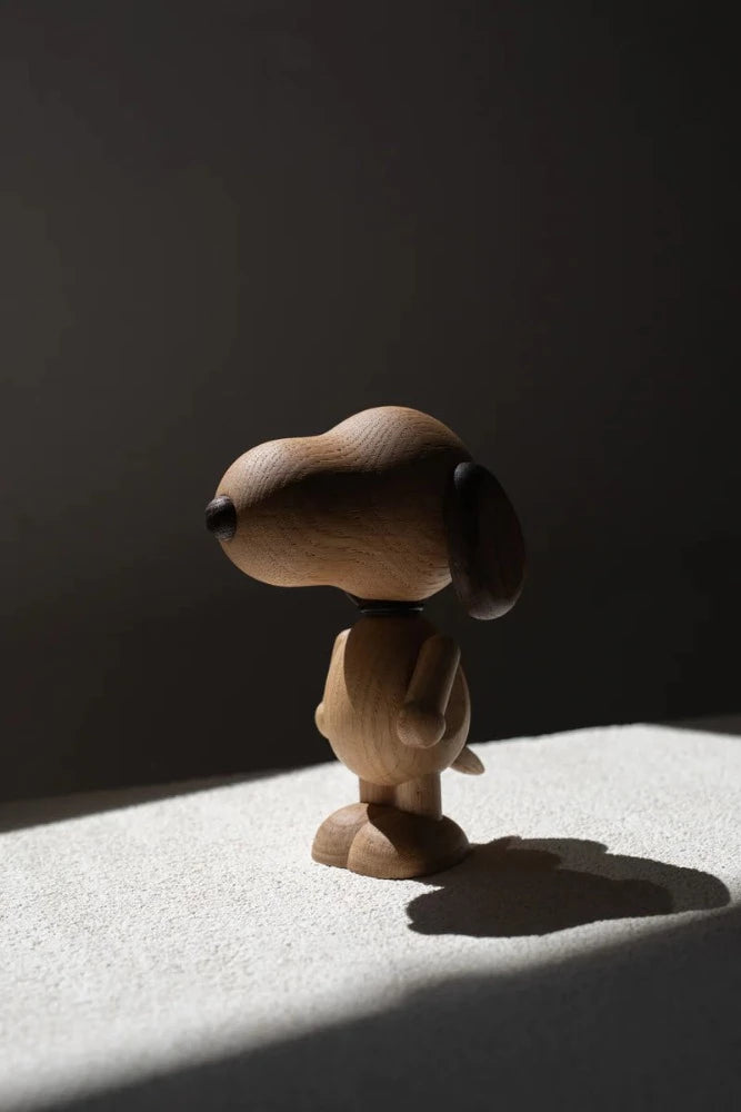 Figurine Snoopy en chêne massif clair par Boyhood- h14cm