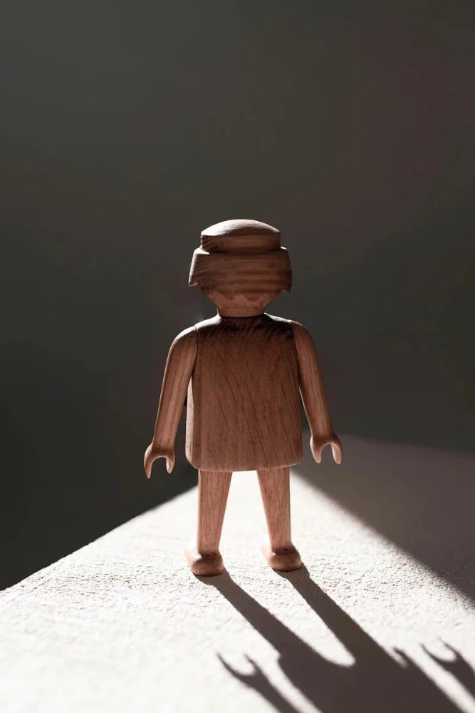 Playmobil Man - Figurine en Chêne clair petit modèle par Boyhood Boyhood