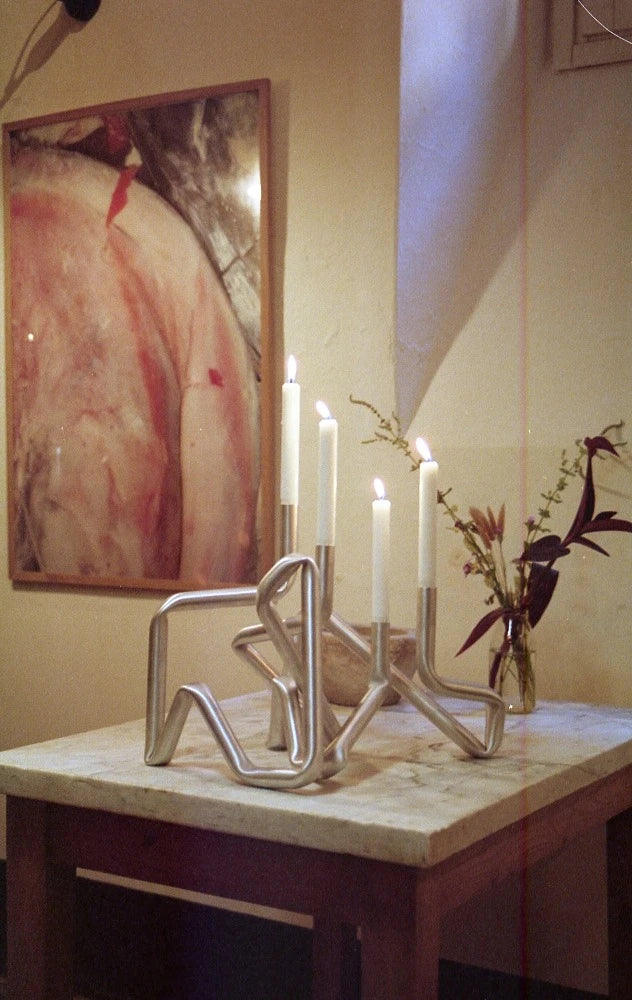 Chandelier Bucati, studio aot - Bougeoir en aluminium brossé pour 2 bougies