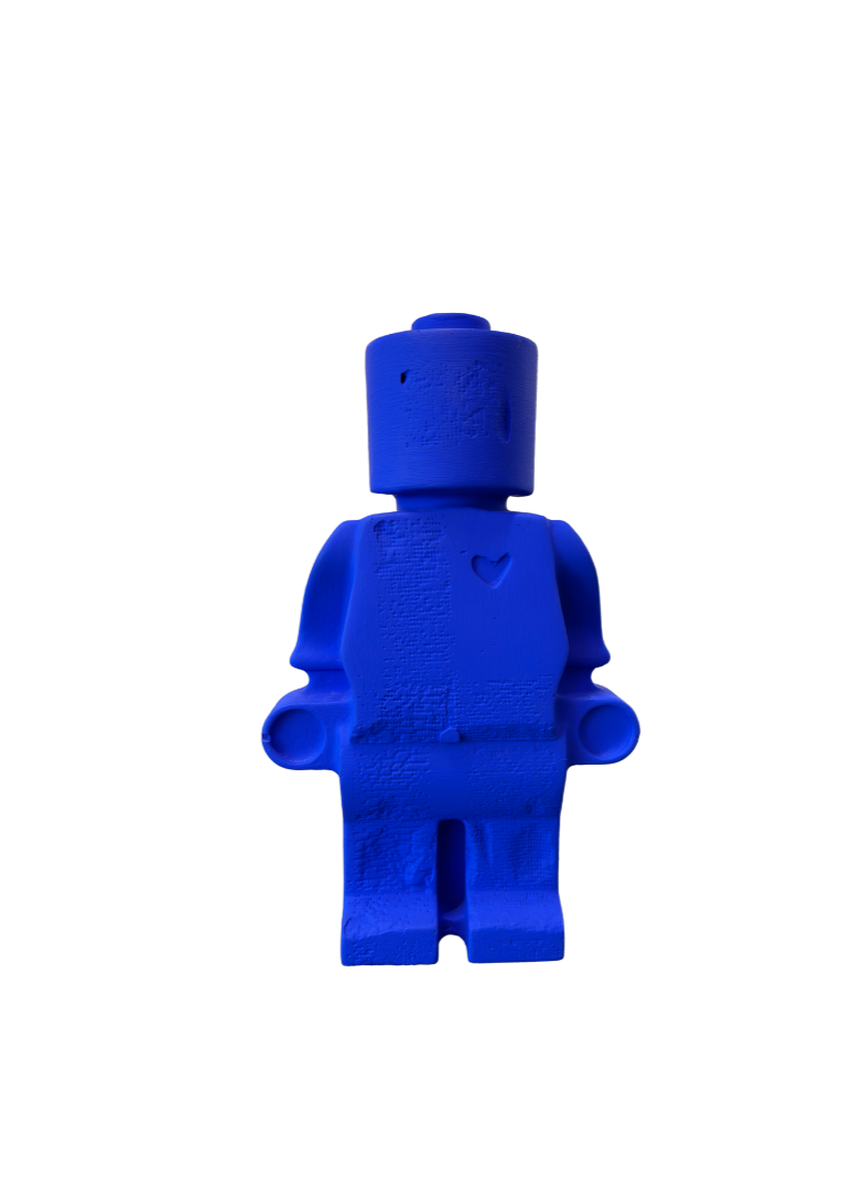 Donneur d'Amour Bleu Klein Grand - Sculpture en plâtre bleu Klein - Atelier 325