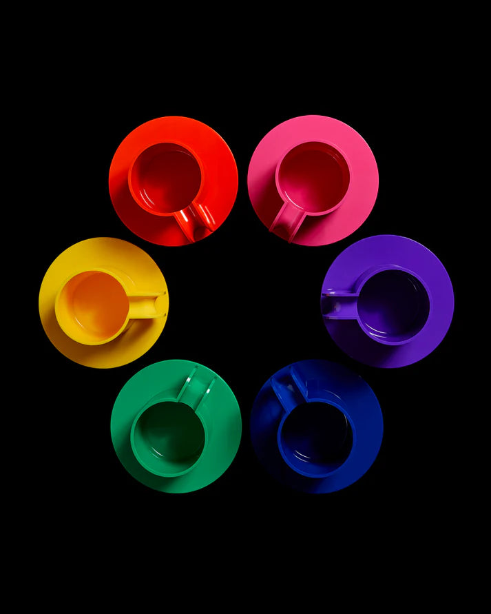 Vaisselle Max Rainbow de Heller - set de 6 tasses et sous-tasses empilables aux couleurs de l'arc en ciel - Design Leila et Massimo Vignelli 1964