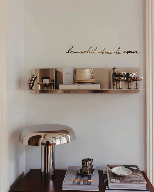 Décoration murale "Le soleil dans le cœur" en plexiglas recyclé dans un intérieur