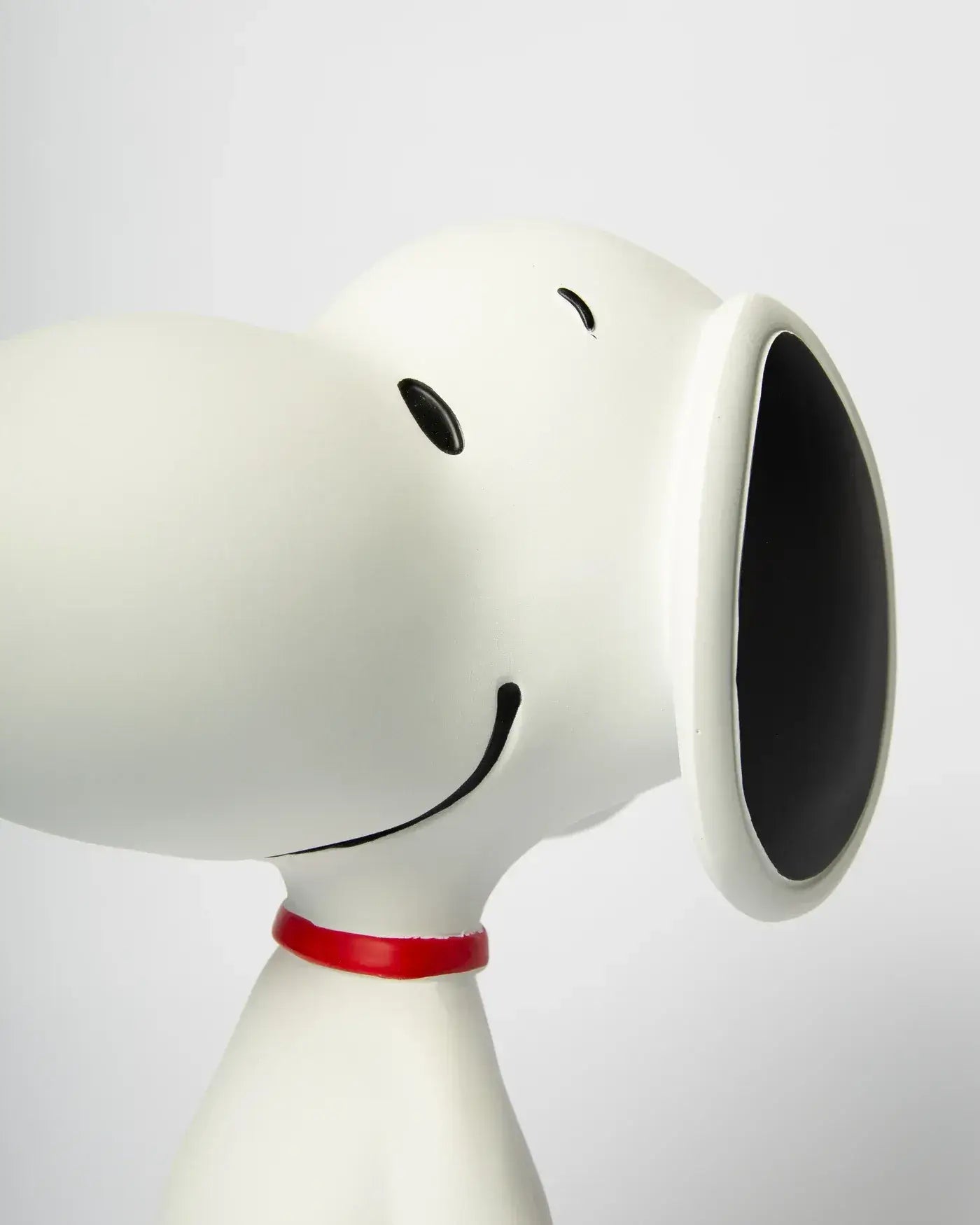 Figurine Snoopy blanc debout en résine détails visage