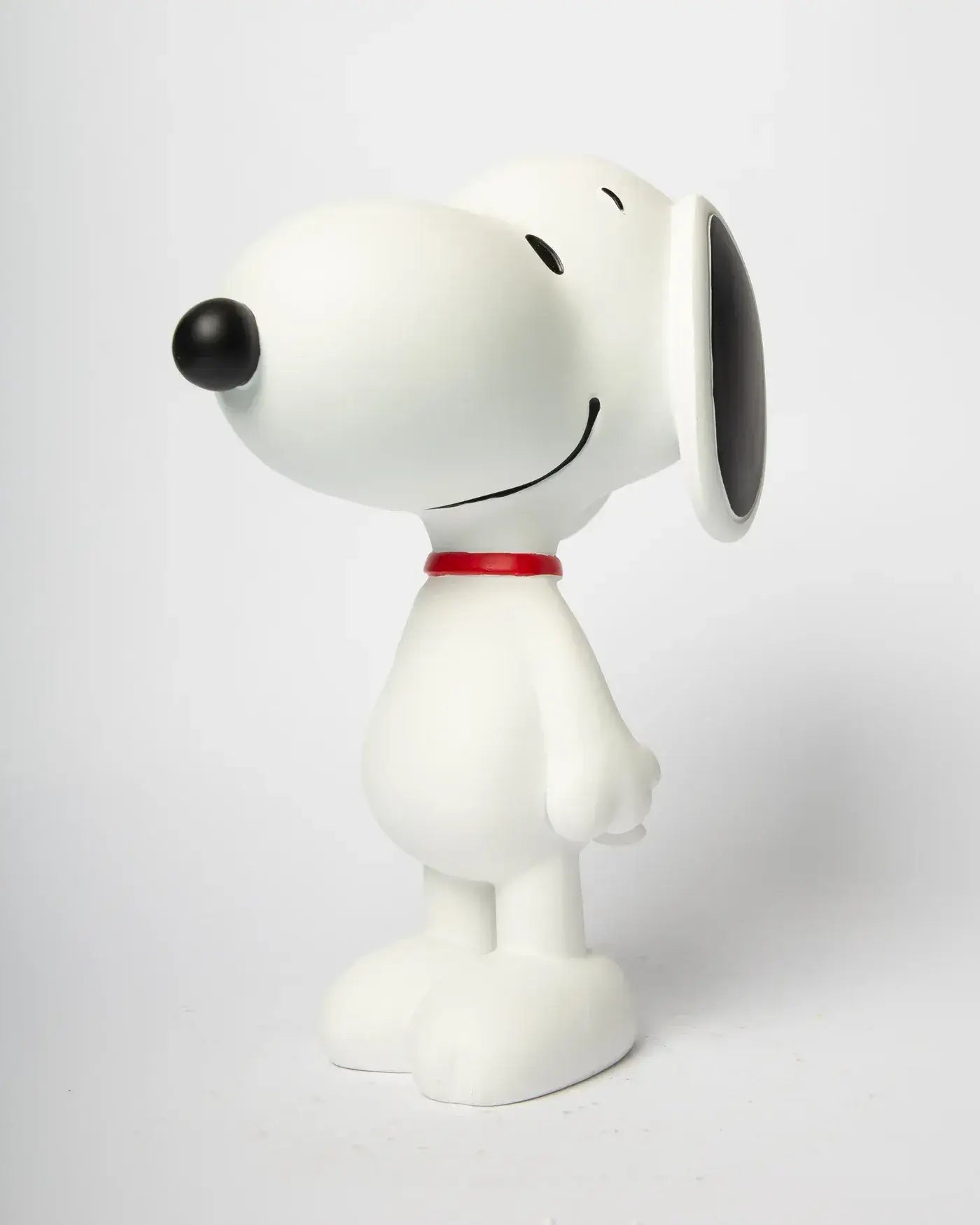 Figurine Snoopy debout blanc en résine collection Peanuts Blogo