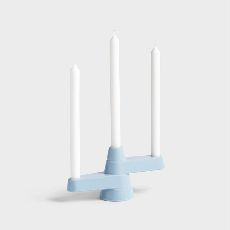 Bougeoir Brute Small bleu par &Klevering avec 3 bougies