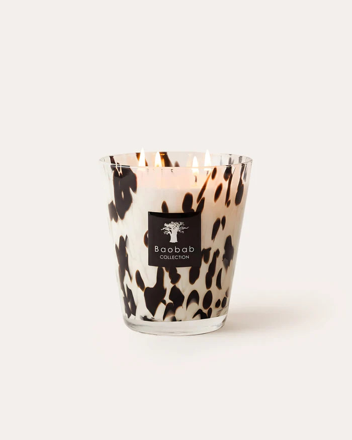 Bougie Baobab Black Pearls MAX 16 Signature allumée