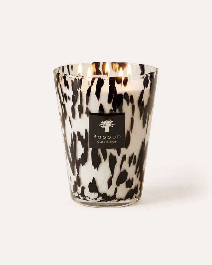 Bougie Baobab Black Pearls MAX 24 Grande allumée