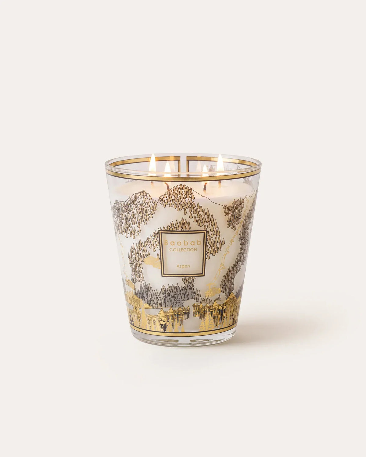Bougie parfumée Aspen Baobab Collection au format Signature MAX 16, décor de sapins et village de montagne