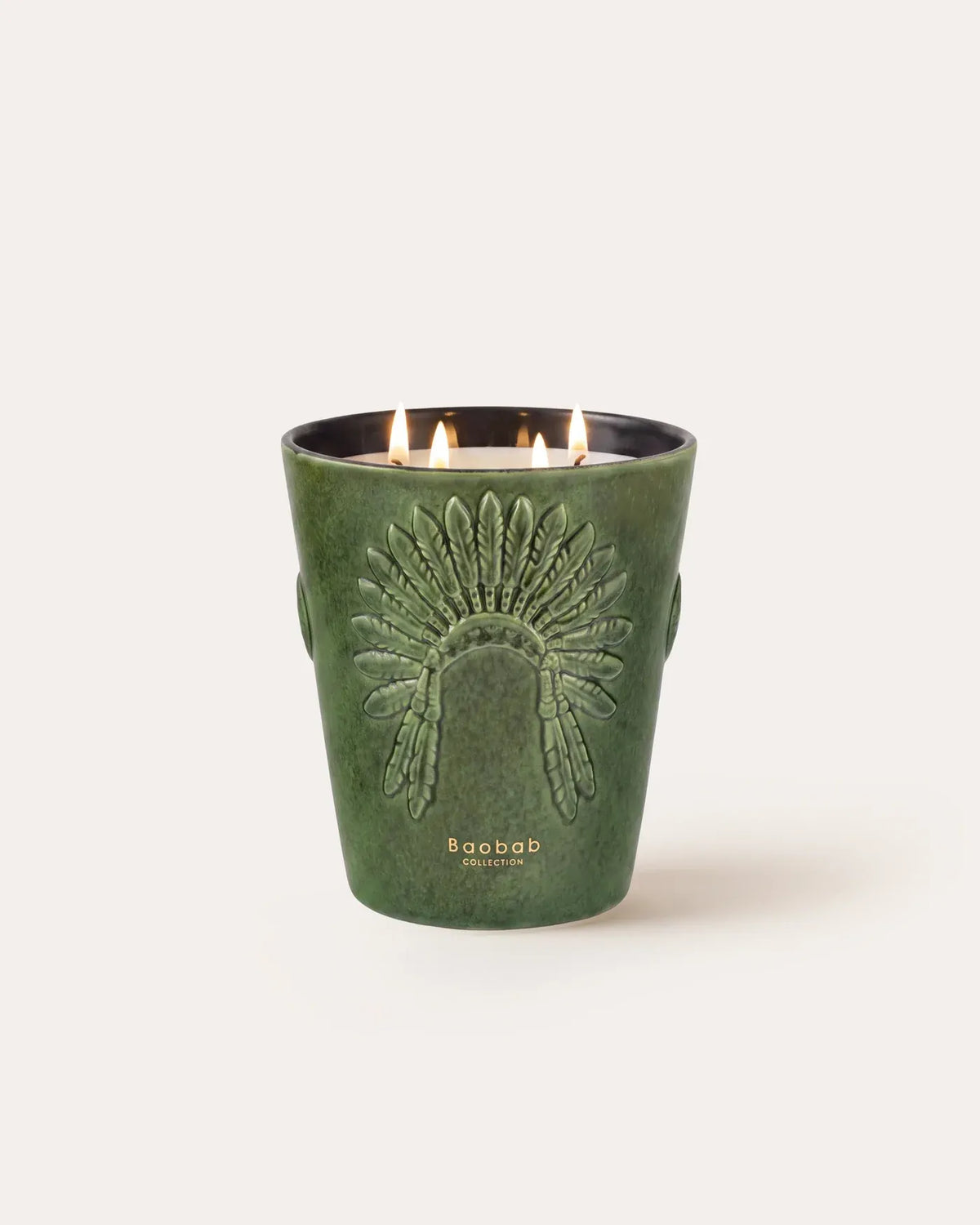 Bougie parfumée Sitting Bull Baobab Collection en céramique vert olive, format Signature