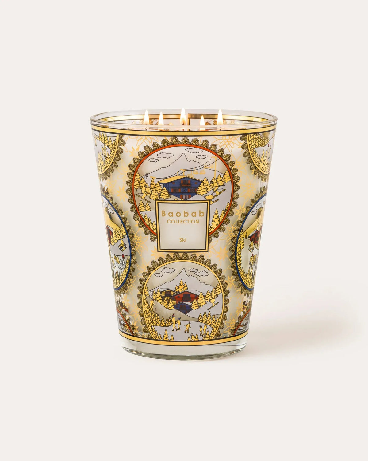 Bougie parfumée Ski Baobab Collection format Grande MAX 24, décor de chalets et de pistes de ski en médaillons