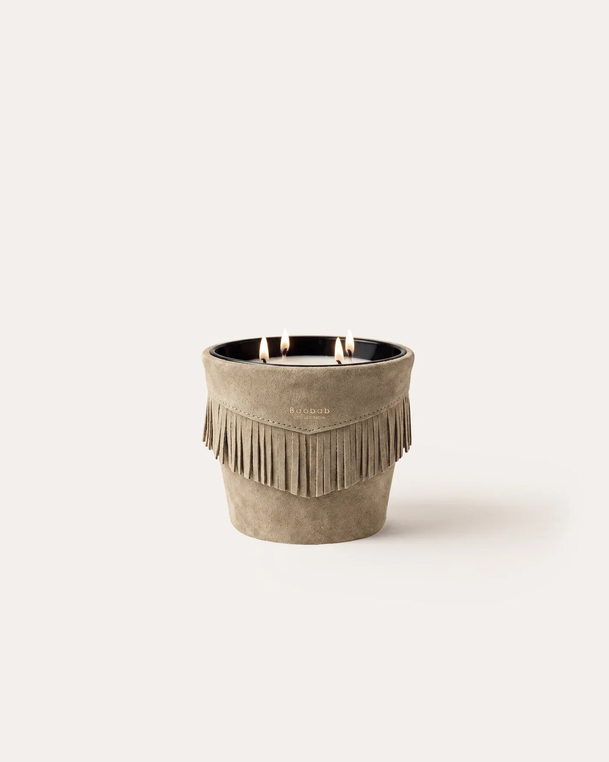 Bougie parfumée The Plains en cuir taupe à franges, format Classique MAX 10, Baobab Collection