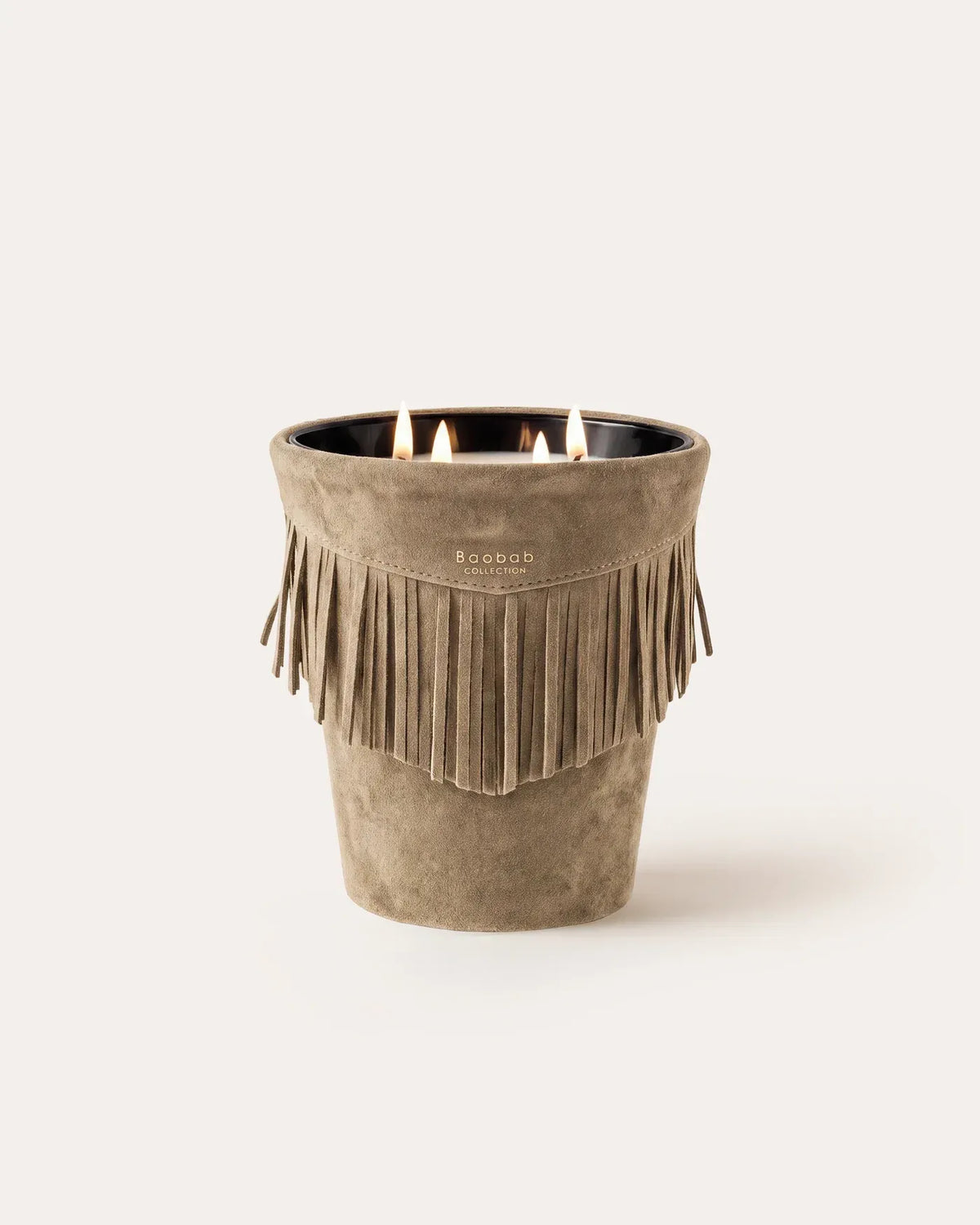Bougie parfumée The Plains en cuir taupe à franges, format Signature MAX 16, Baobab Collection
