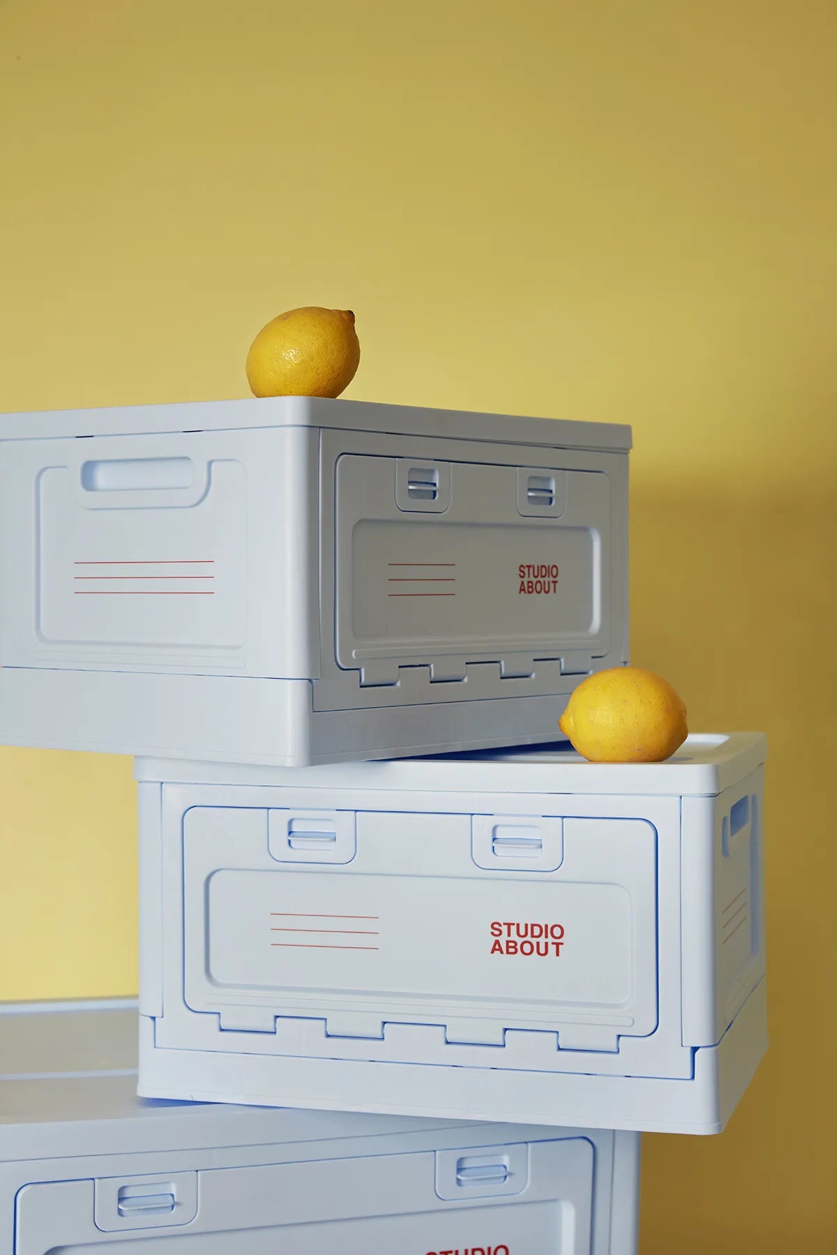 BOX Studio About Bleu clair empilées