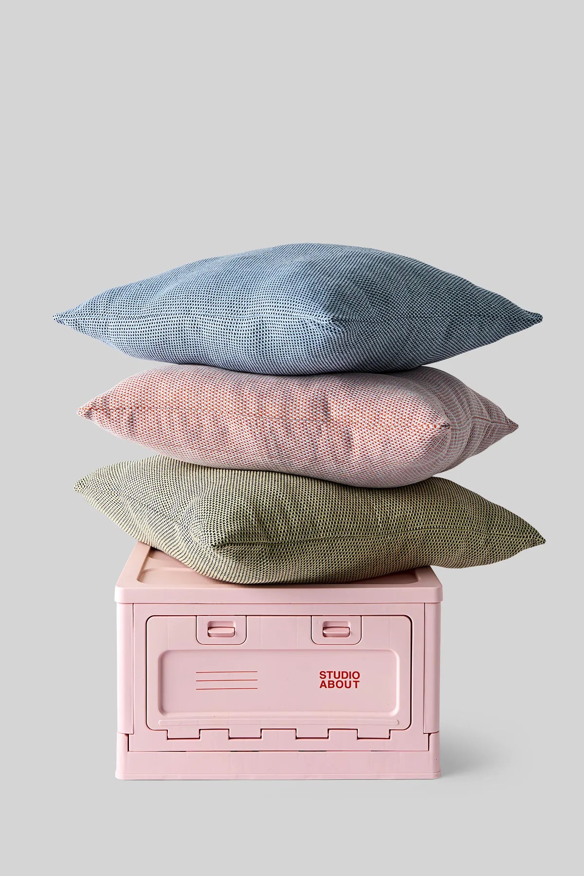 BOX Rose Studio About avec des coussins