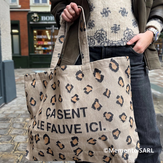 Tote bag "Ça sent le fauve ici." par Félicie Aussi