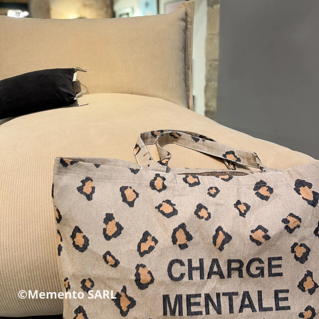 Sac Tote Bag imprimé léopard "Charge Mentale" de chez Félicie Aussi
