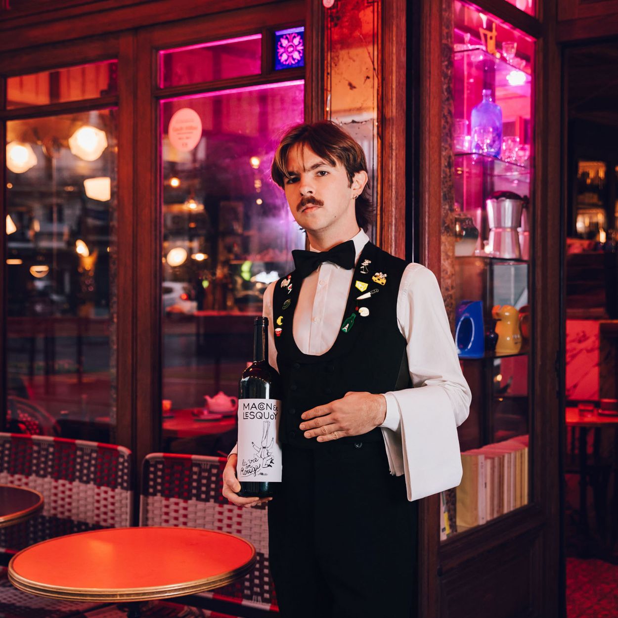 Château Paris - Broche Brodés Main - Macon&Lesquoy