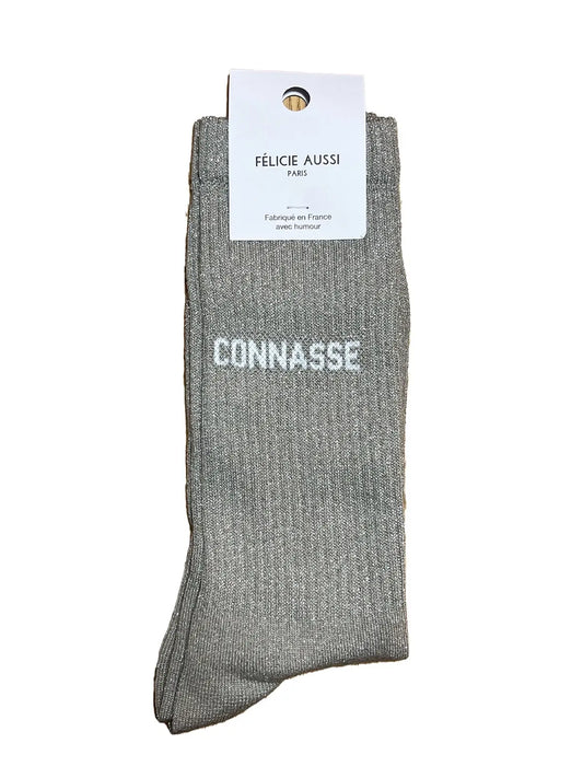 Chaussettes à paillettes Félicie aussi argentées avec message "Connasse"  écrit en blanc. Pointure homme 40-45 