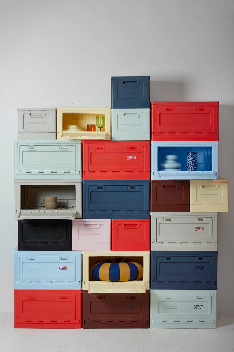 Un véritable mur de box dont les briques sont les boites Studio About