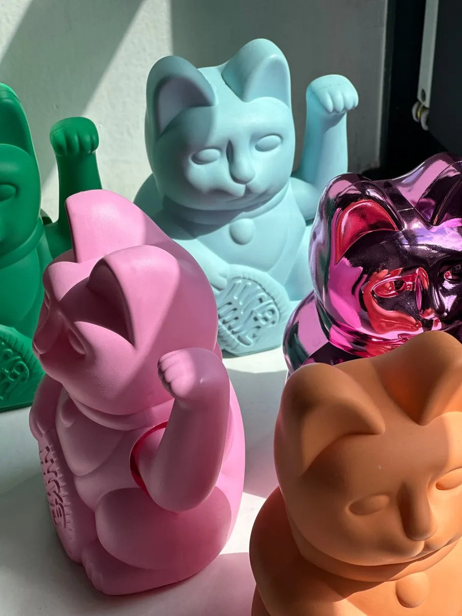 Collection de Maneki Neko Donkey aux différentes couleurs et significations
