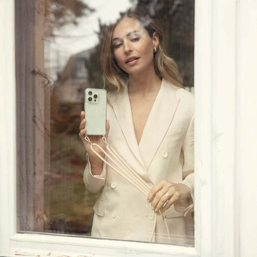 Charlie Transparente - Coque pour iPhone  16 - Louvini