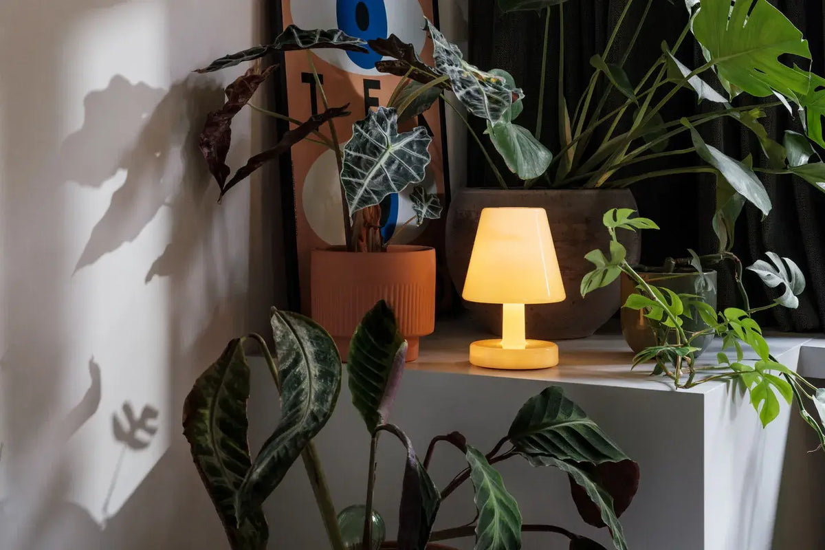 Lampe Edison The Ambiance jaune dans un salon