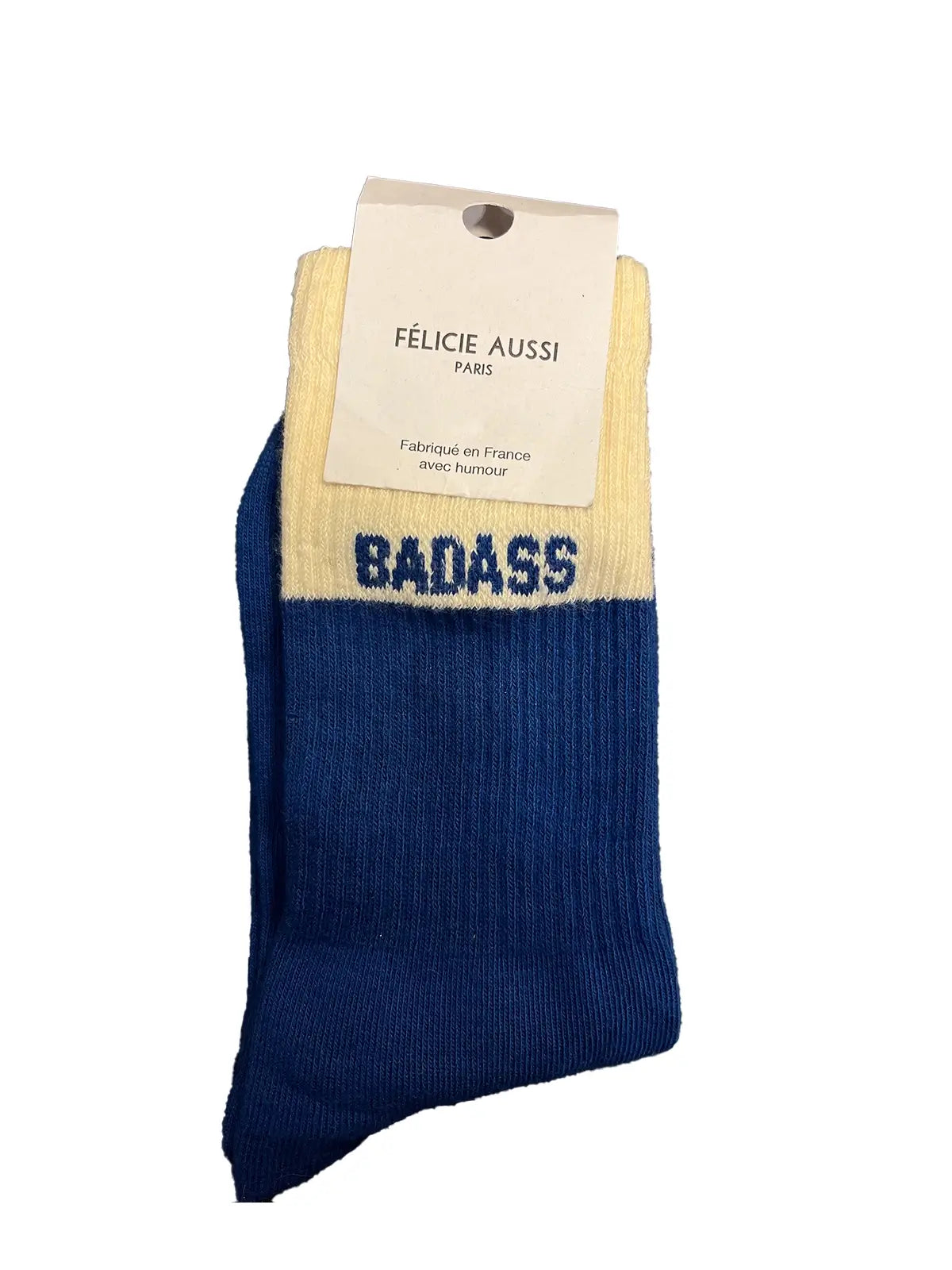 Chaussette Félicie cousue en coton, bleue et blanche avec « Badass» écris en bleu