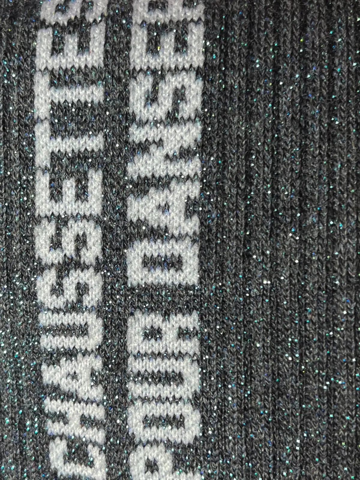 Focus sur le message "chaussettes pour danser" des chaussettes à paillettes Félicie aussi. Pointure homme 40/45