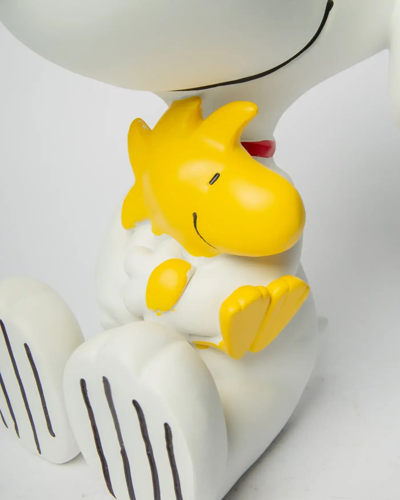 Détail Woodstock de la figurine Snoopy et Woodstock assis