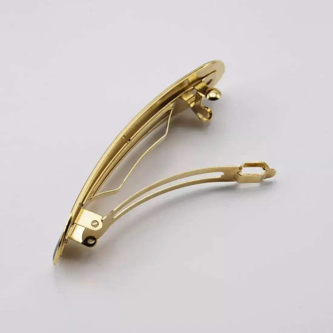 Barrette Marie avec son fermoir ouvert