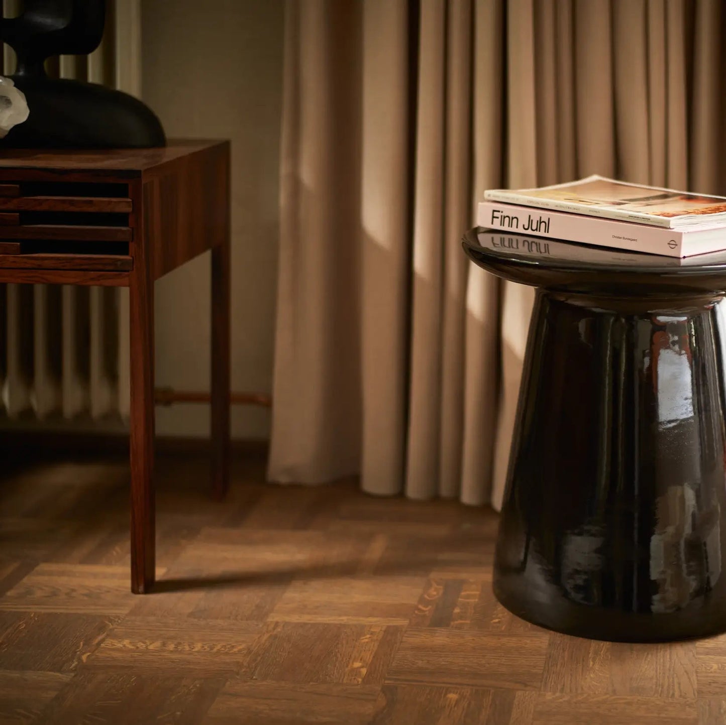 Mie en situation de la Table d'Appoint Earthenware
