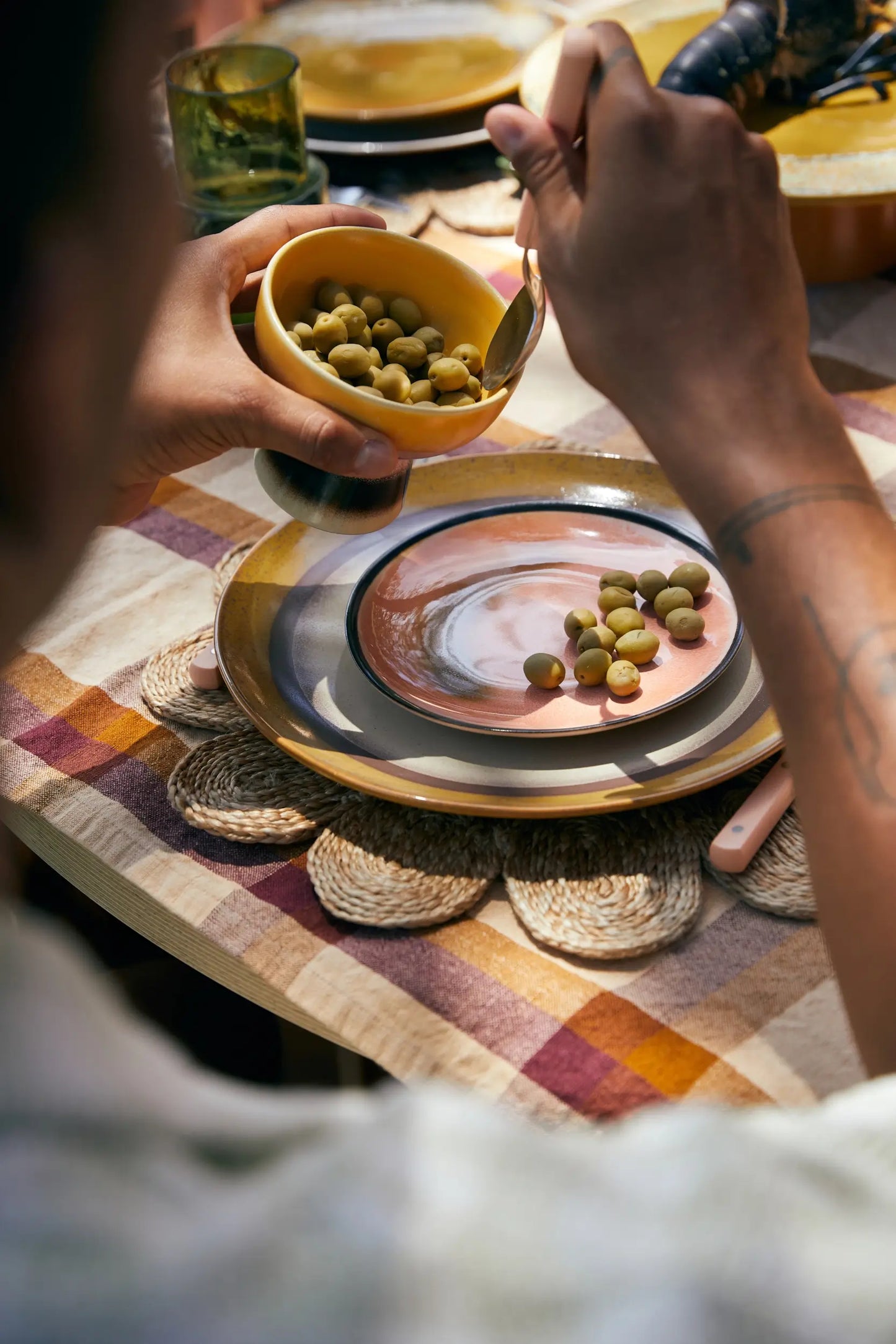 Utilisation du bol à tapas Sunshade comme récipient à Olives
