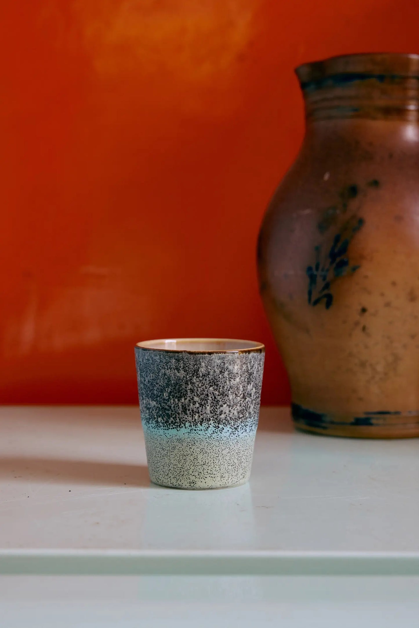 Tasse à café en céramique Surreal bleue et crème