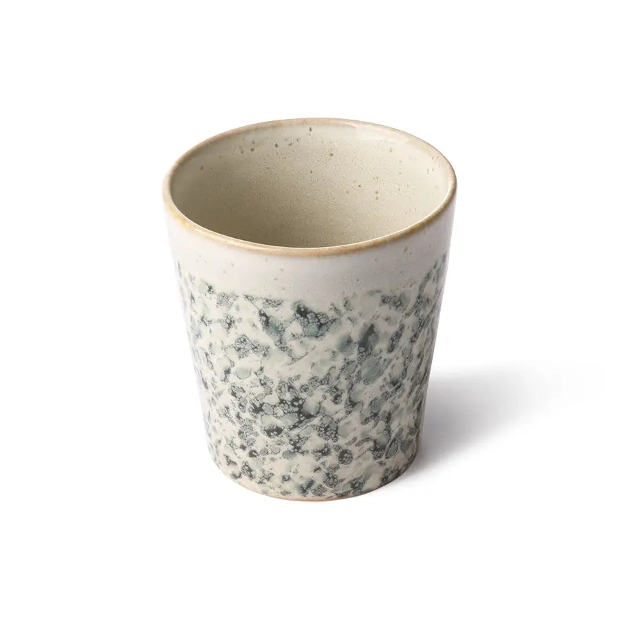 Tasse à café blanche et grise par HKLiving