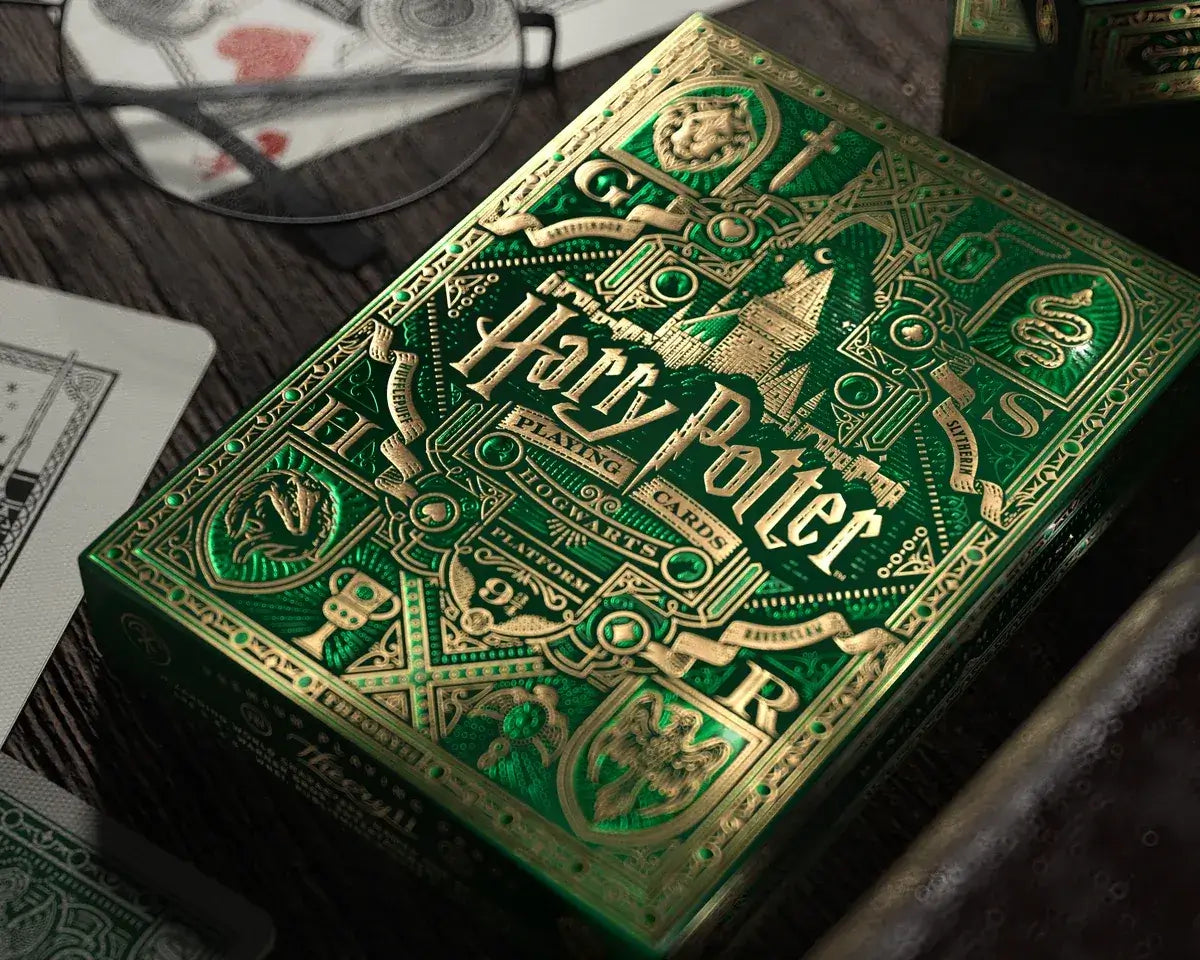 Boite du jeu de cartes à jouer Harry Potter édition Serpentard de Theory11