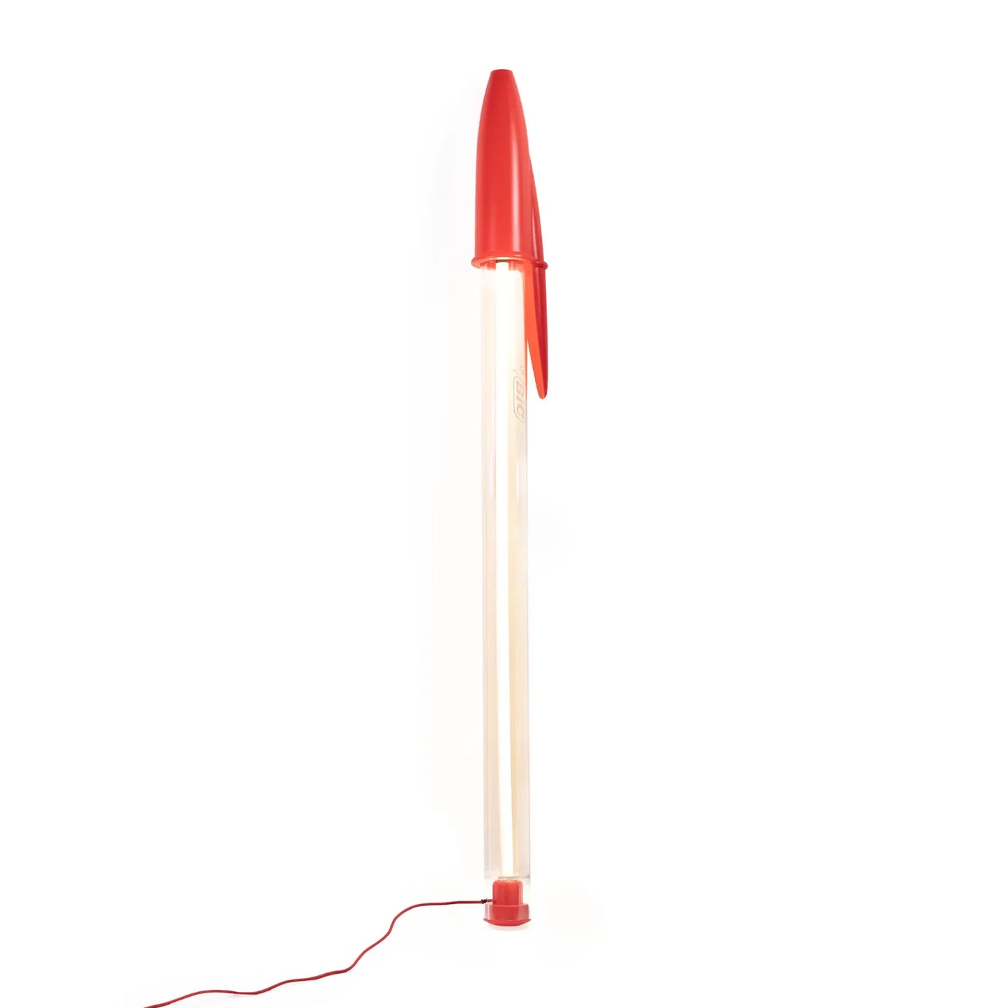 lampe bic seletti rouge lampadaire design allumee