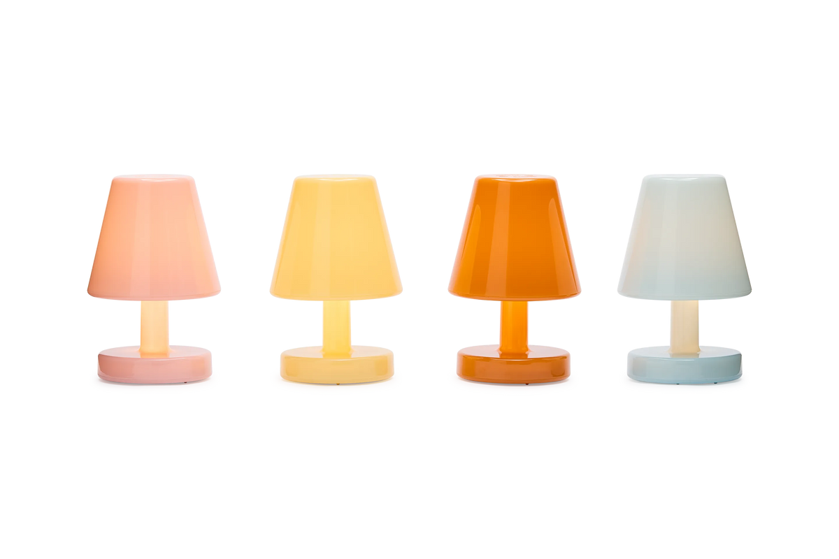 Lampes Edison The Ambiance Fatboy allumées en plusieurs couleurs
