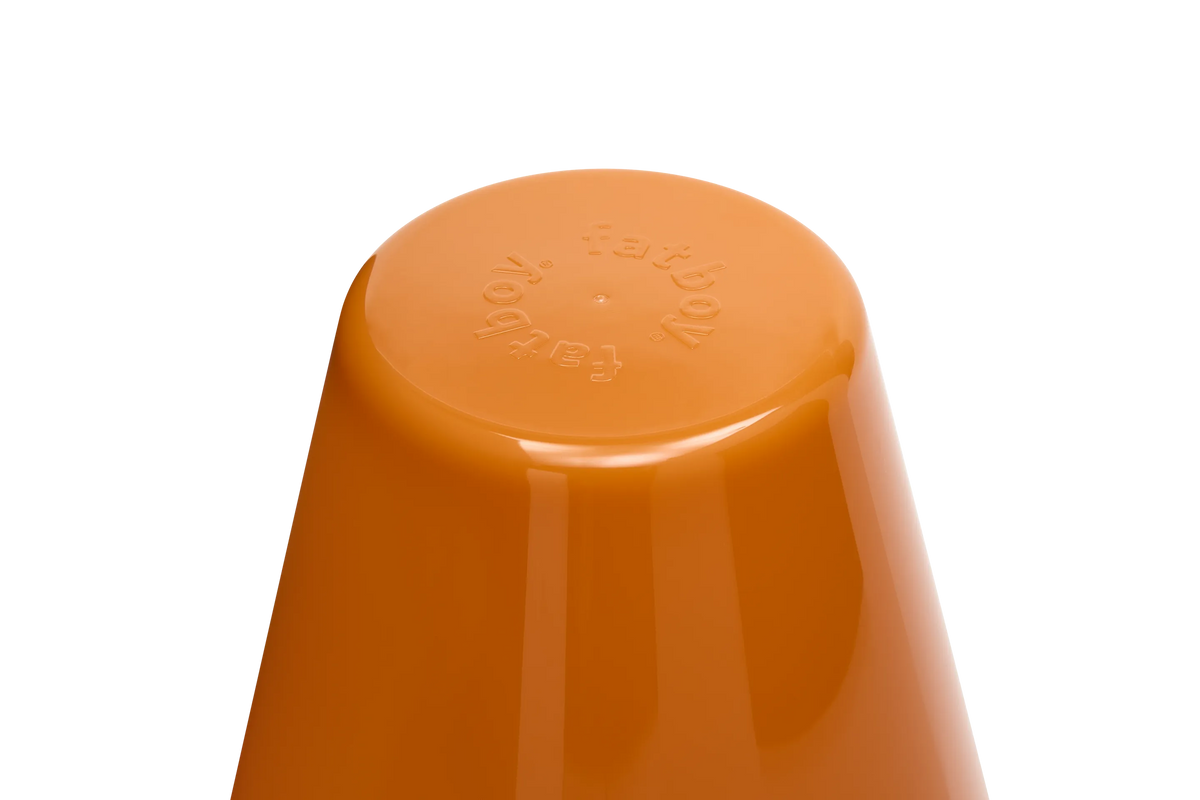 Détail de la finition brillante de la lampe Edison The Ambiance Orange Fatboy